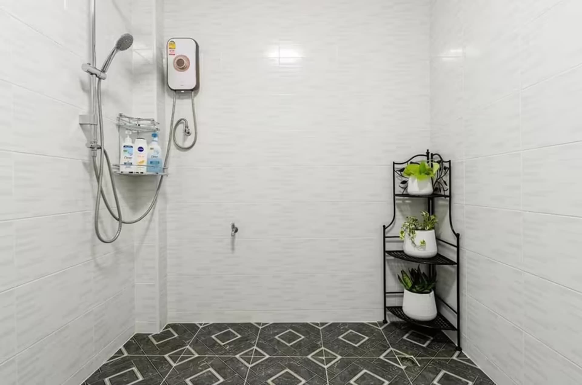 3 Bedroom House - Image 4