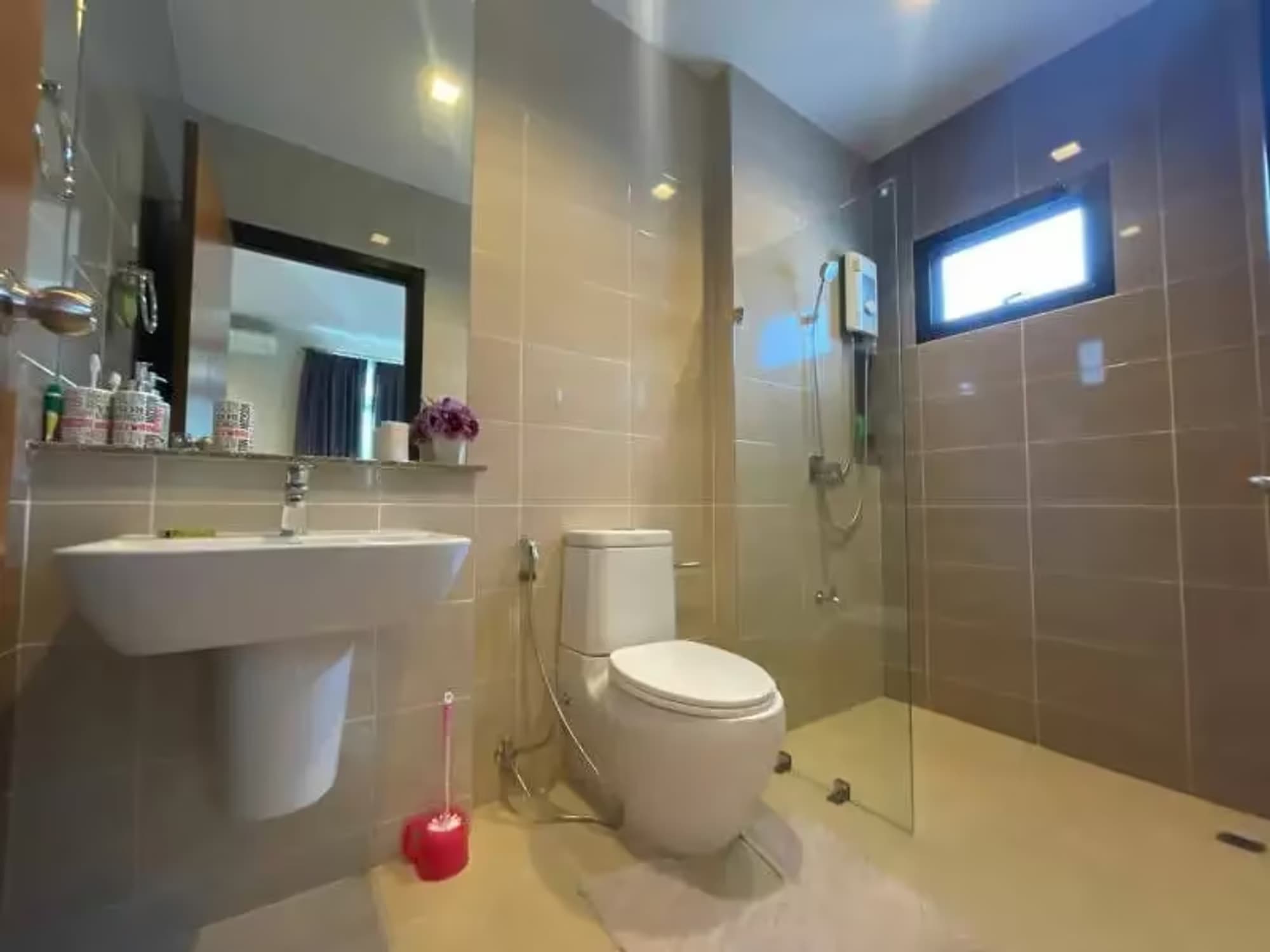 4 Bedroom House - Image 2