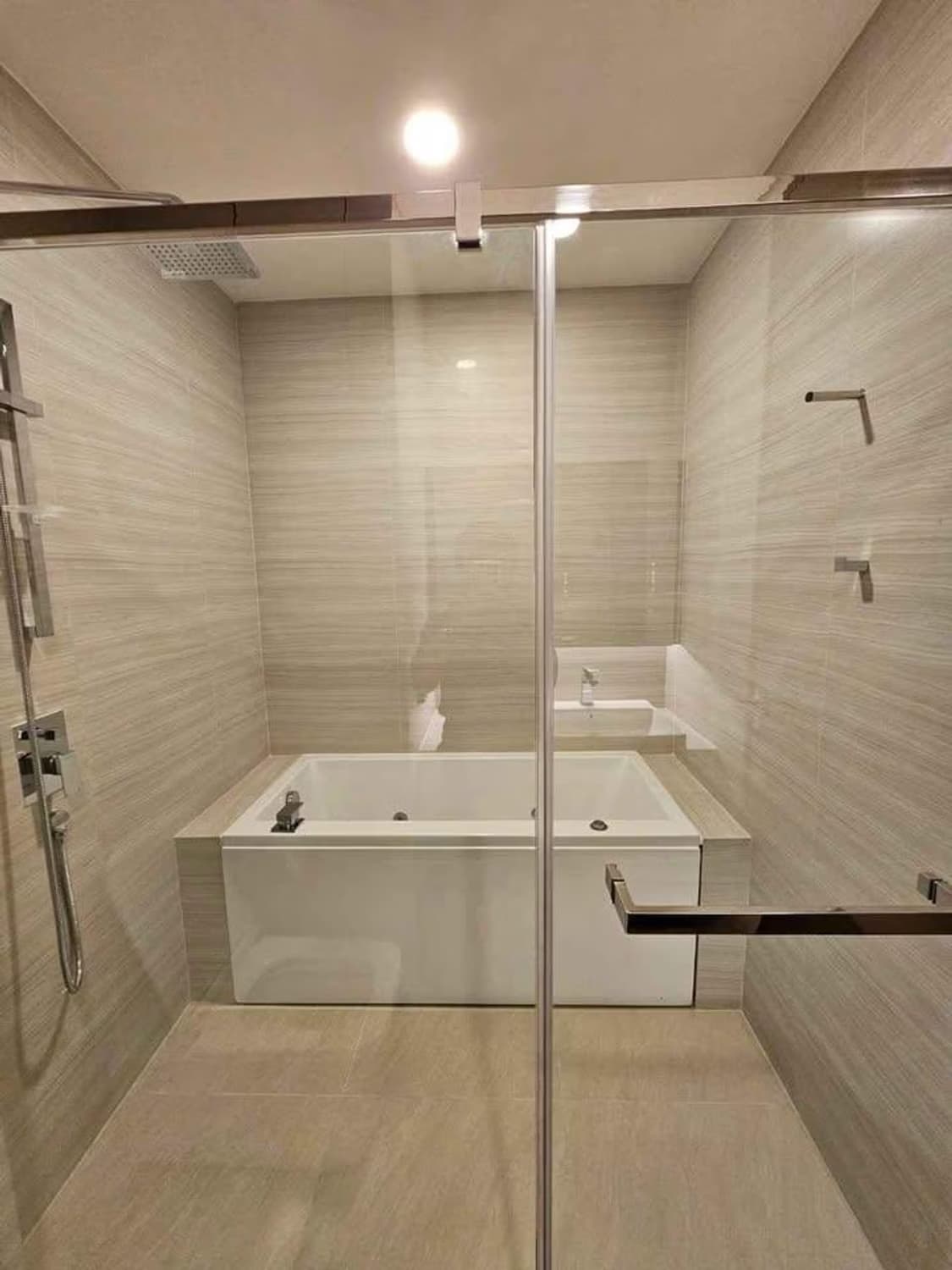 2 Bed Condo for Rent in Watthana - Image 14