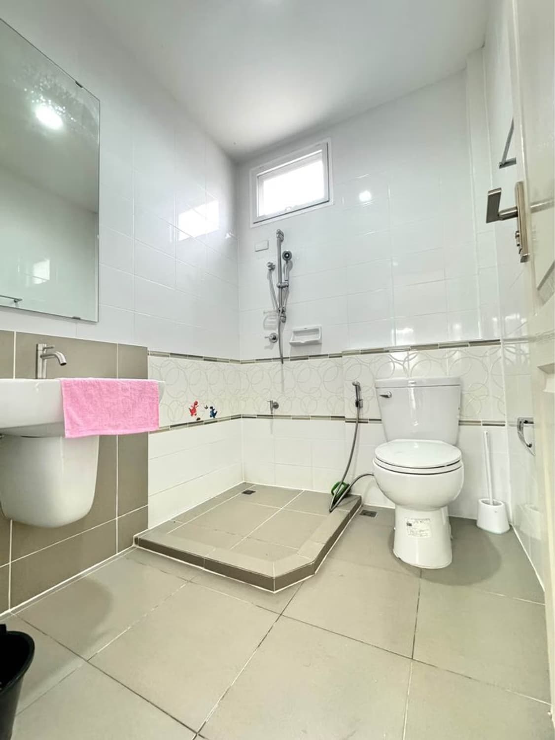 3 Bed House for Rent in Mueang Chiang Mai - Image 13