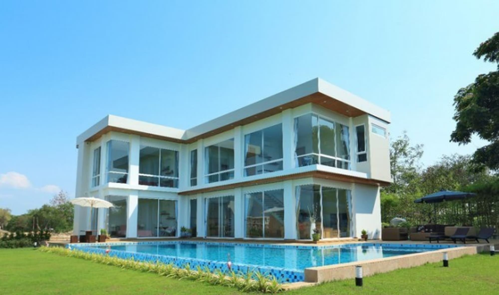 4 Bed House for Sale in San Kamphaeng - Image 1