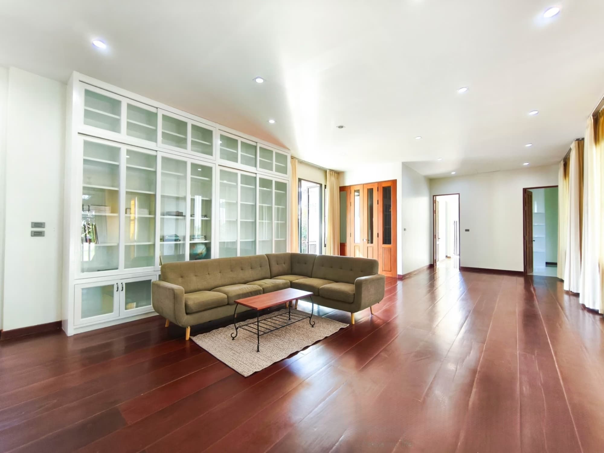 7 Bed House for Rent in Saraphi District - Image 8