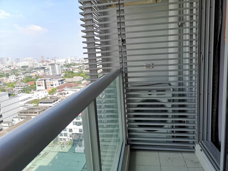 null Bed Condo for Rent  Near Ekkamai BTS