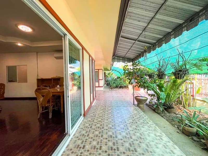 5 Bed House for Rent in Mueang Chiang Mai