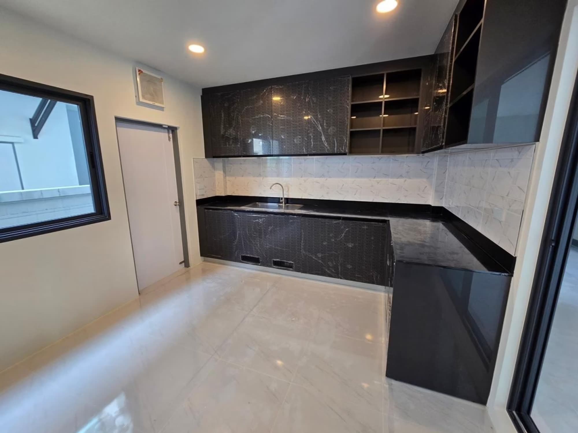 5 ห้องนอน บ้าน สำหรับ จำหน่าย ใน Bang Phli - Image 4