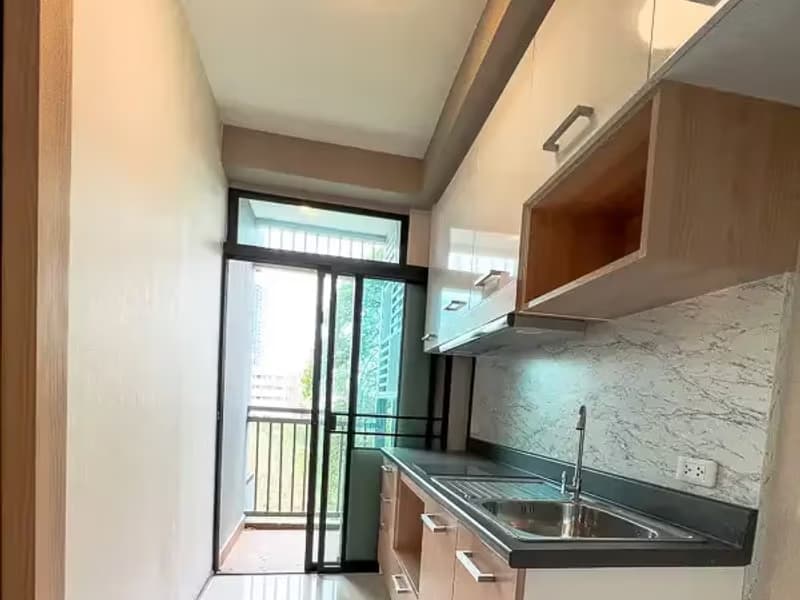 1 Bedroom Condo