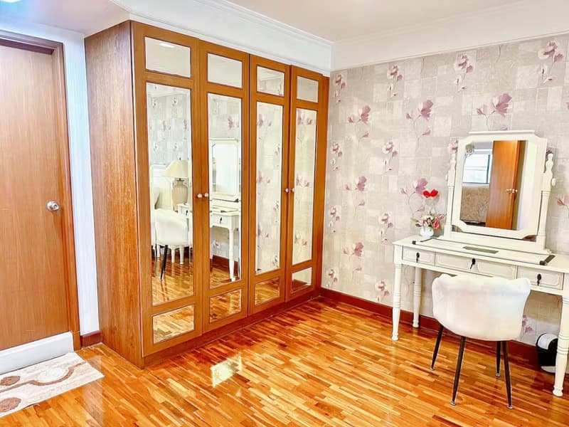 4 Bedroom Condo for Rent/Sale at Hillside 4