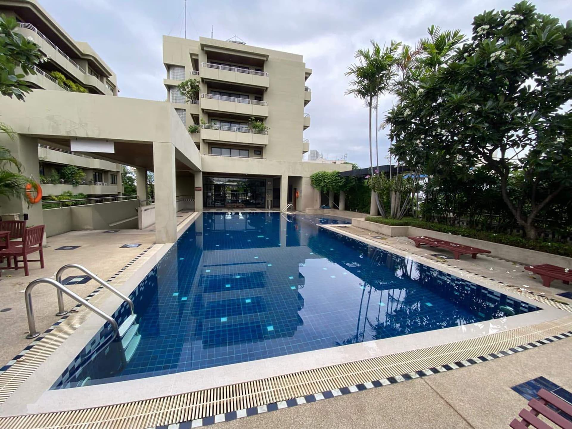 2 Bed Condo for Rent in Sathon - Image 7
