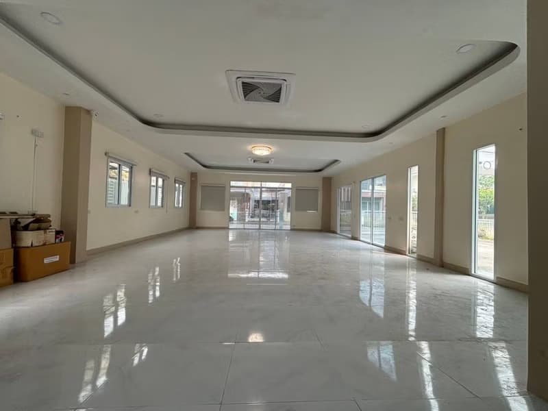 4 Bed House for Rent and Sale in San Kamphaeng