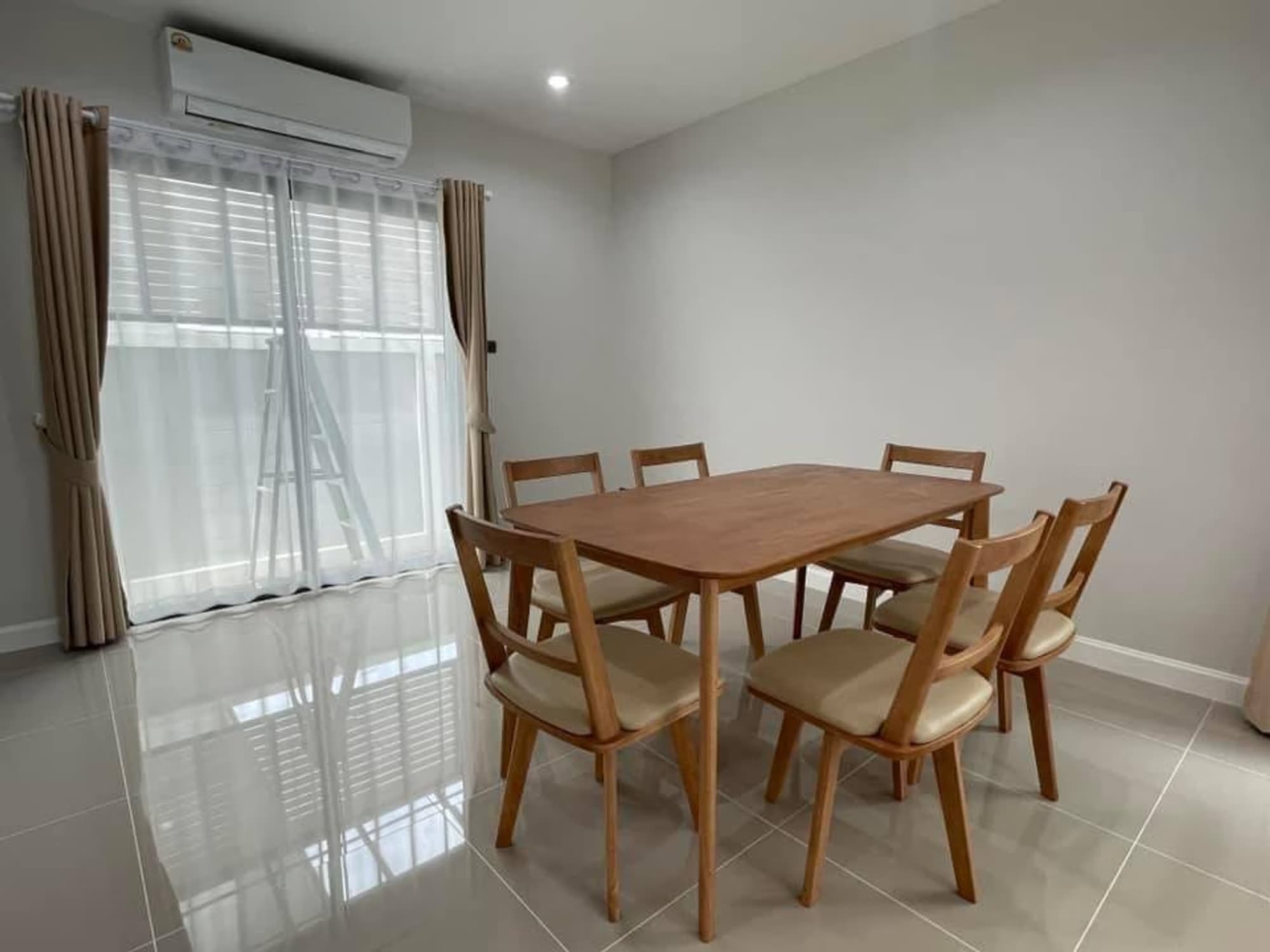3 Bed House for Rent in Saraphi - Image 3