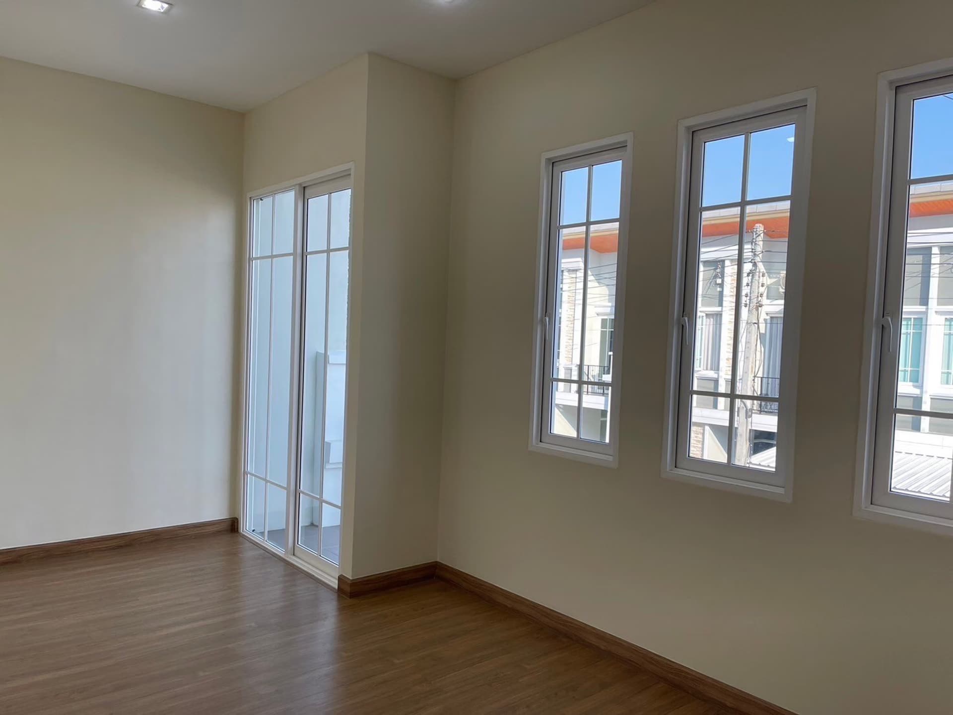 4 Bed Townhouse for Rent in Mueang Chiang Mai - Image 3