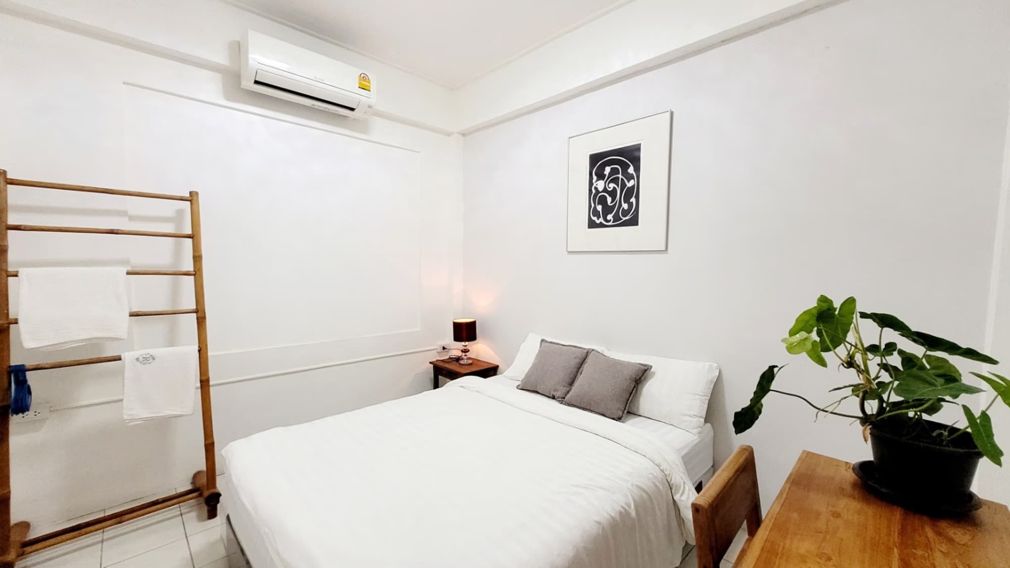 5 Bed House for Rent in Mueang Chiang Mai - Image 10