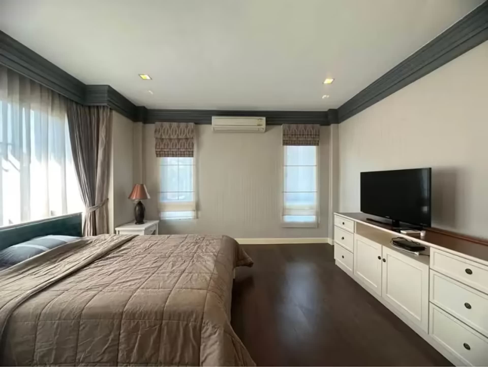 4 Bedroom House - Image 8