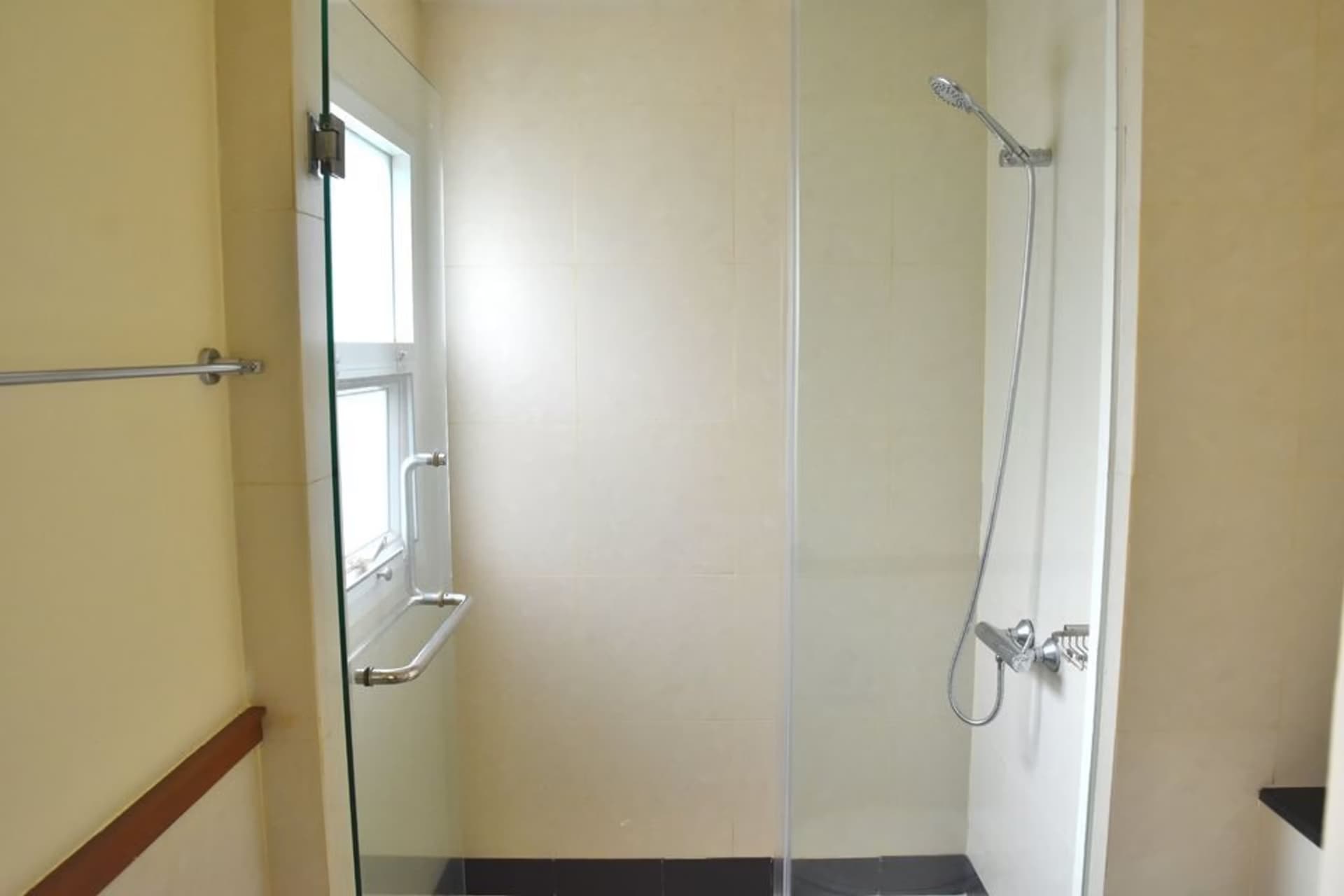 3 Bed Condo for Rent in Sathon - Image 9