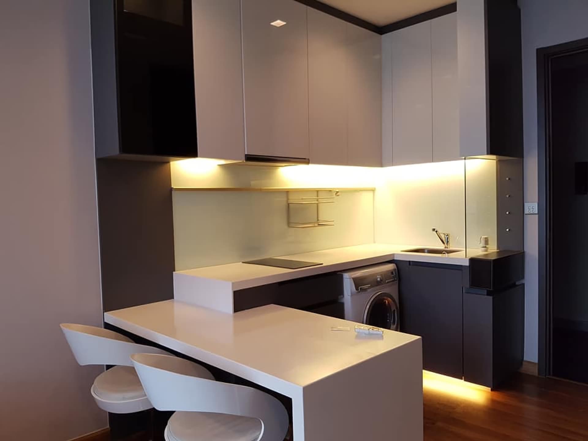 1 Bed Condo for Rent and Sale  Near Thailand Cultural Centre MRT - Image 7