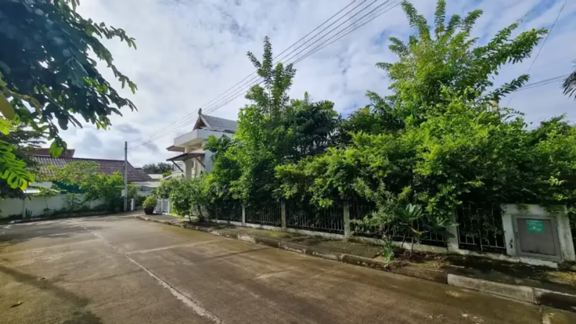 4 Bedroom House - Image 10