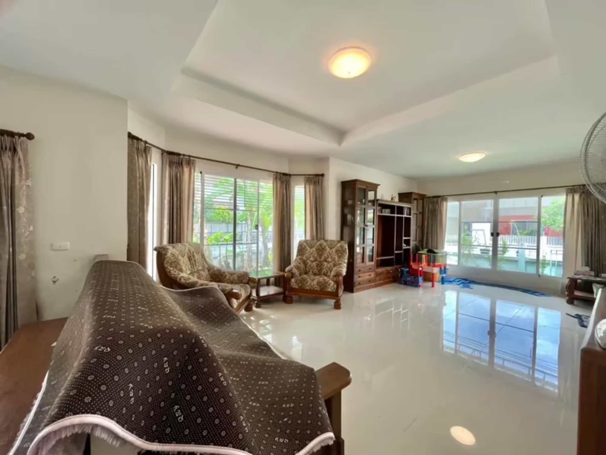 4 Bedroom House - Image 11