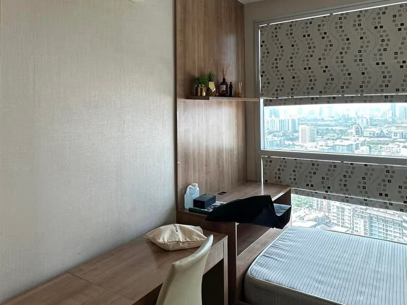 2 Bed Condo for Rent and Sale  Near Huai Khwang MRT