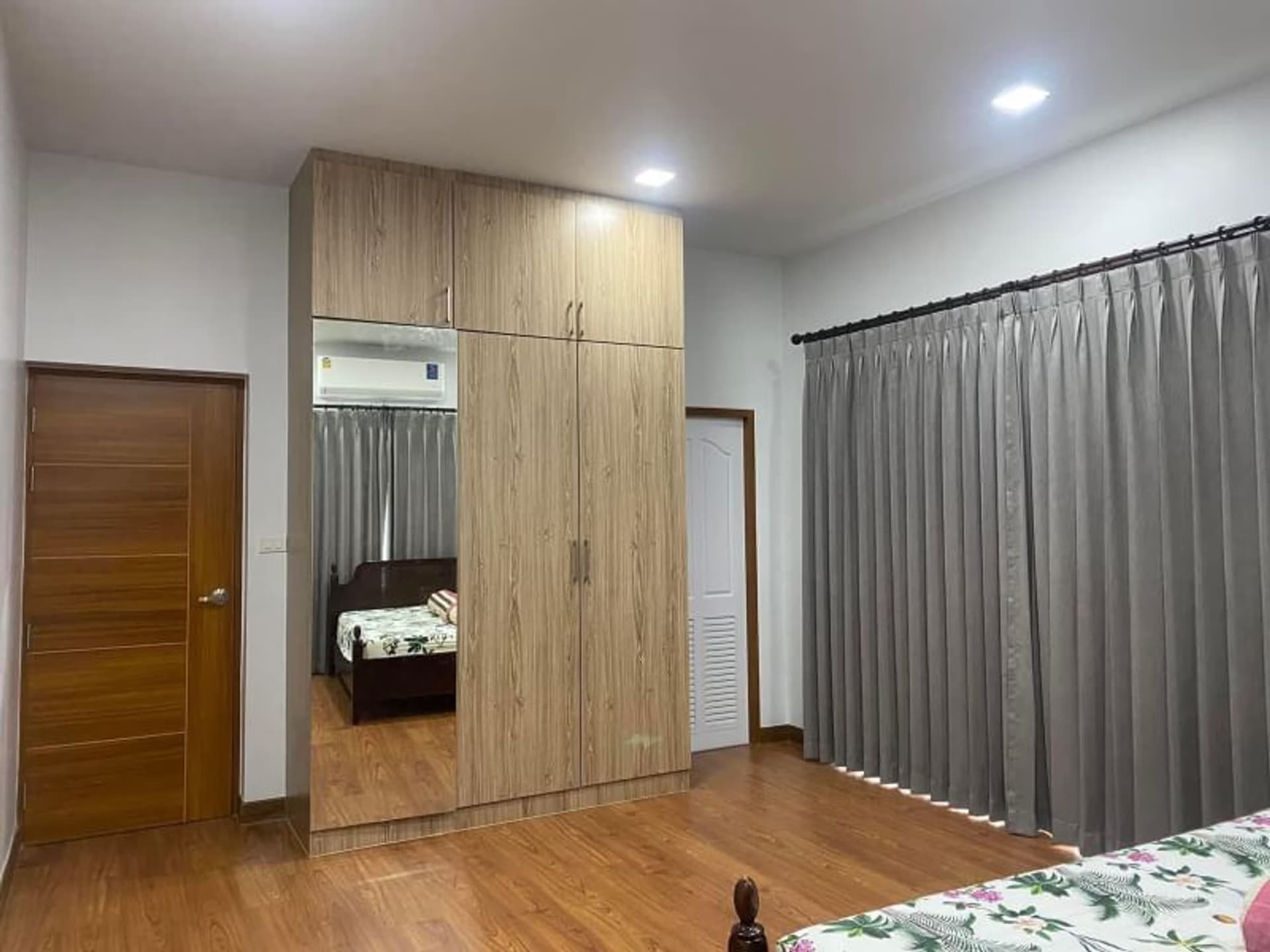 4 Bed House for Rent in Saraphi - Image 11