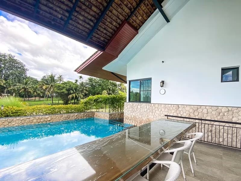 Luxury Single Story Home in Green Valley 