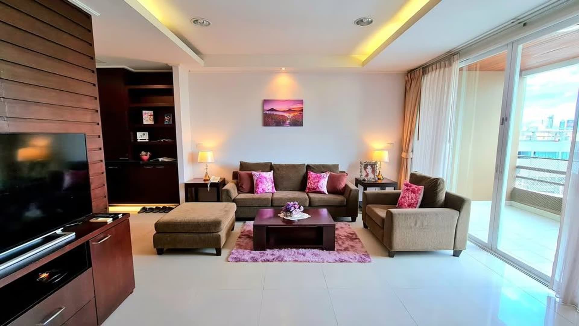 2 Bed Condo for Rent in Watthana - Image 1
