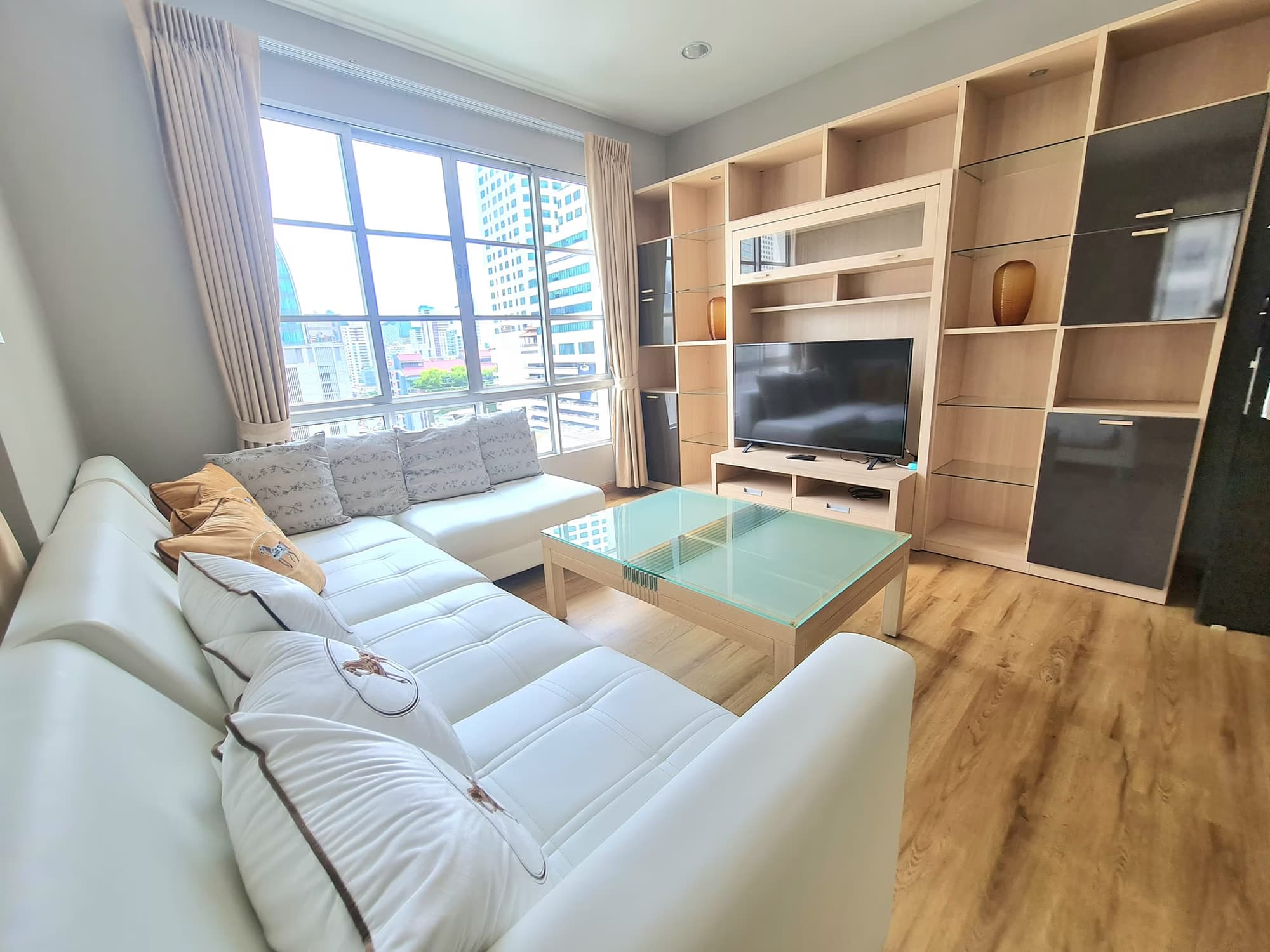 2 Bed Condo for Rent and Sale  Near Asok BTS - Image 1