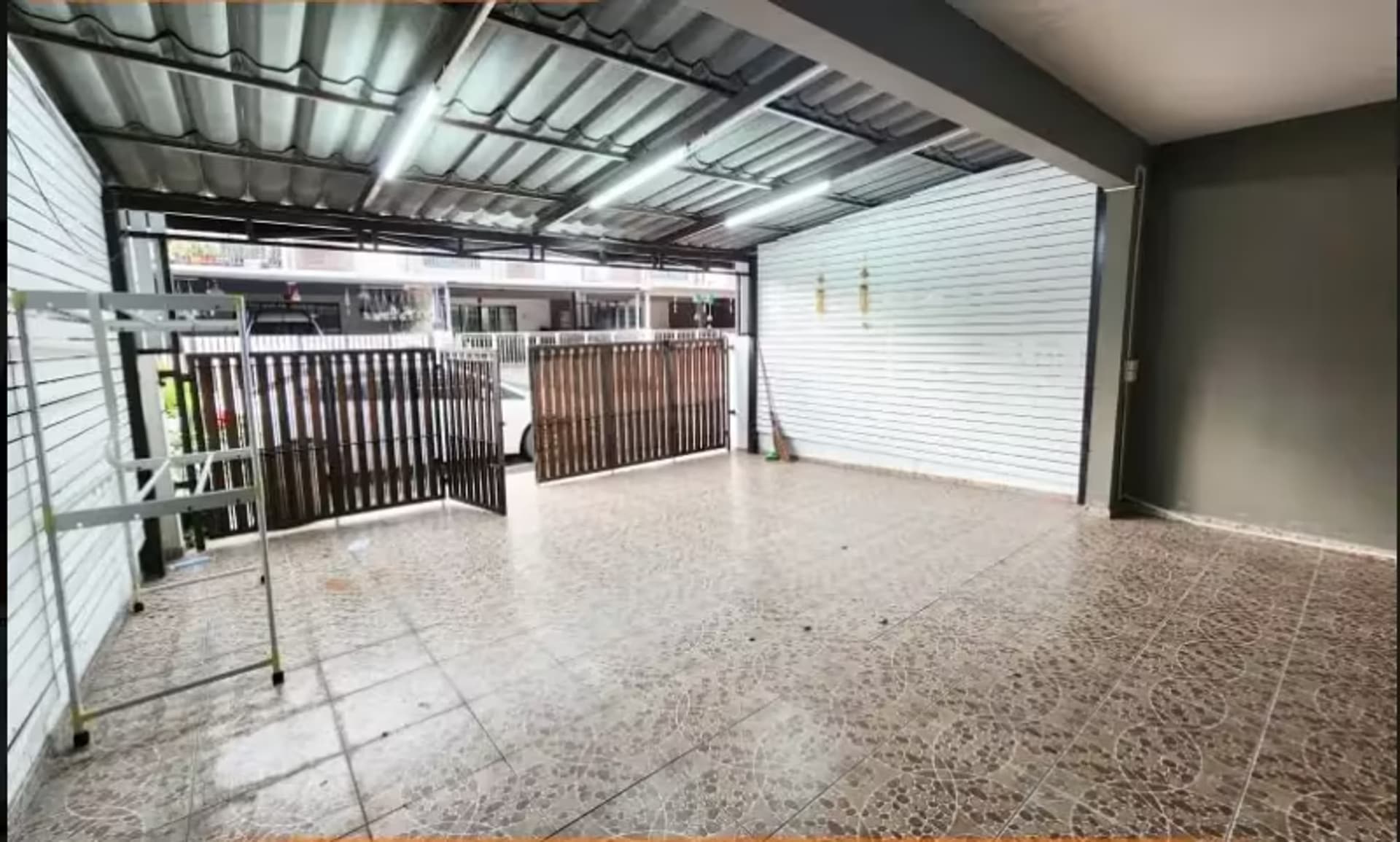 2 Bedroom House - Image 4