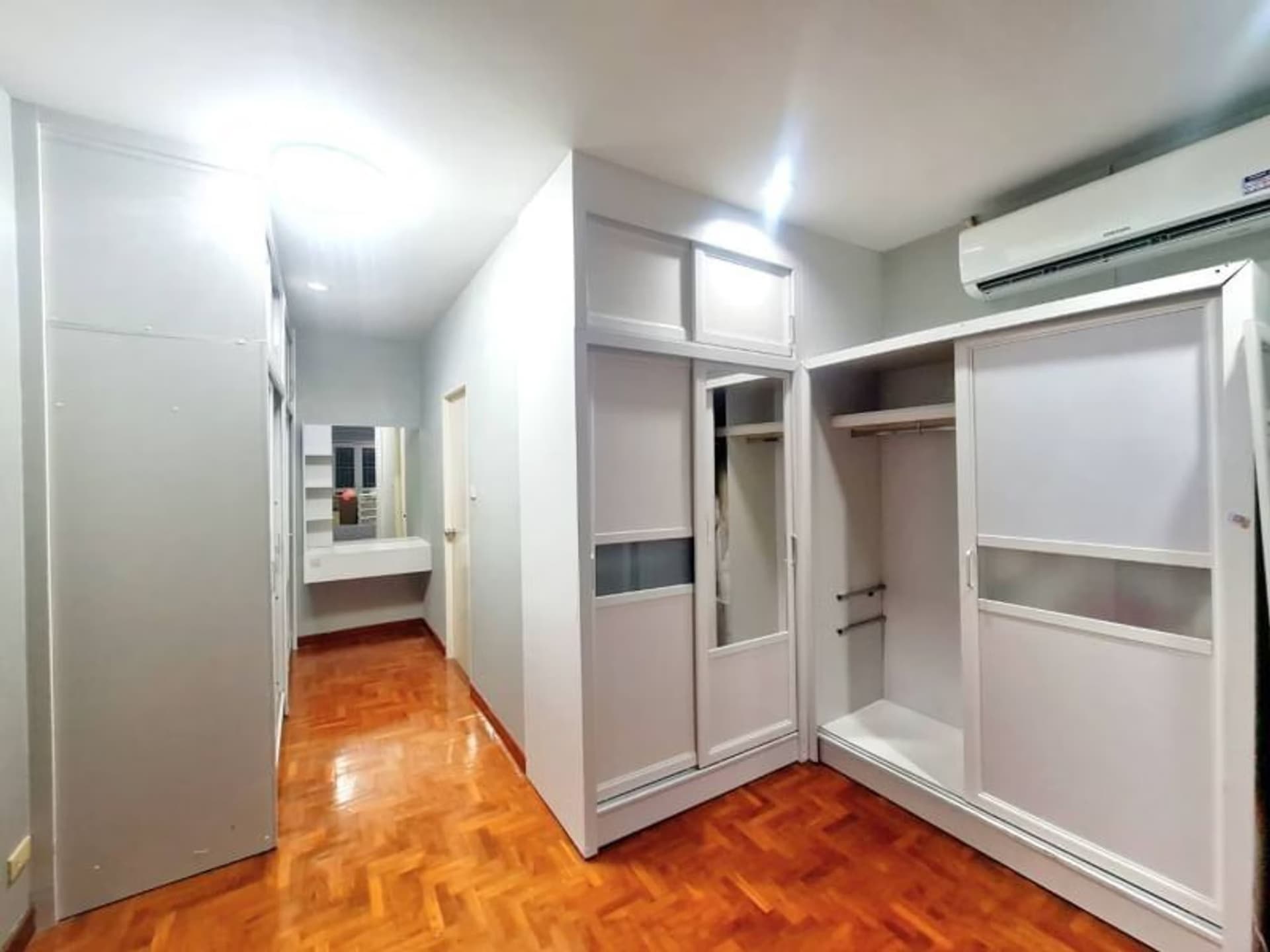 5 Bed House for Rent in undefined - Image 11