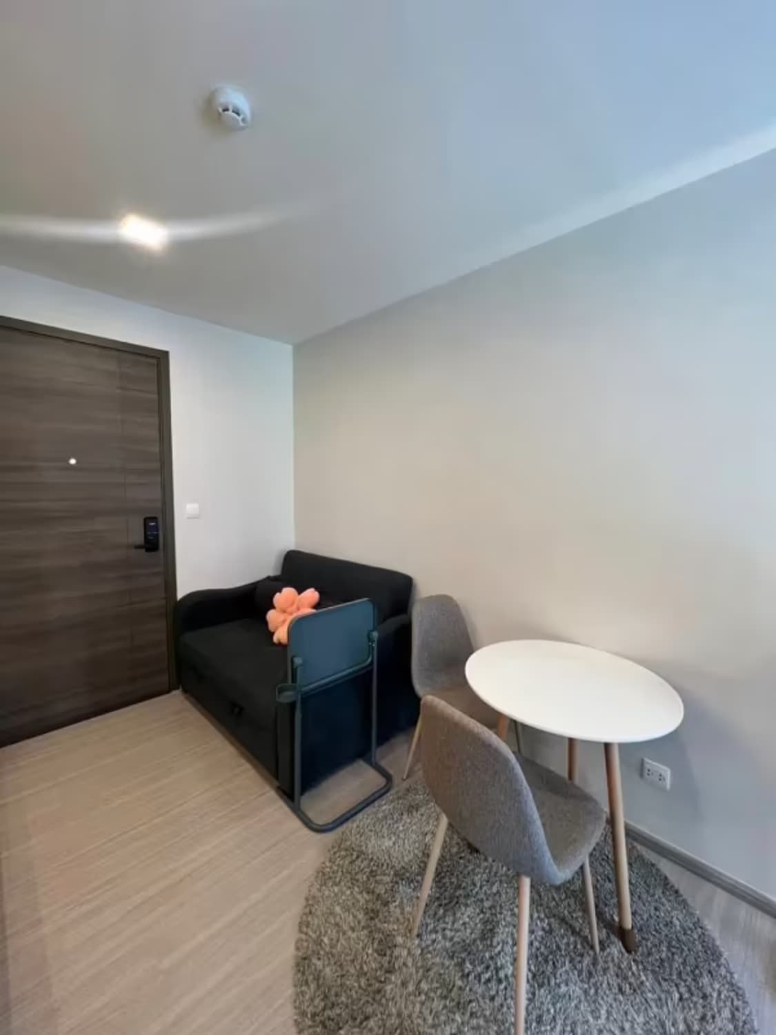 1 Bedroom Condo - Image 1