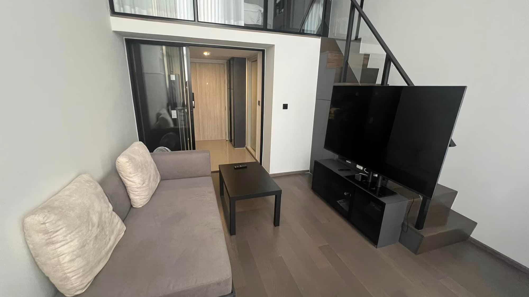 1 Bed Condo for Rent and Sale  Near Hua Lamphong MRT - Image 1