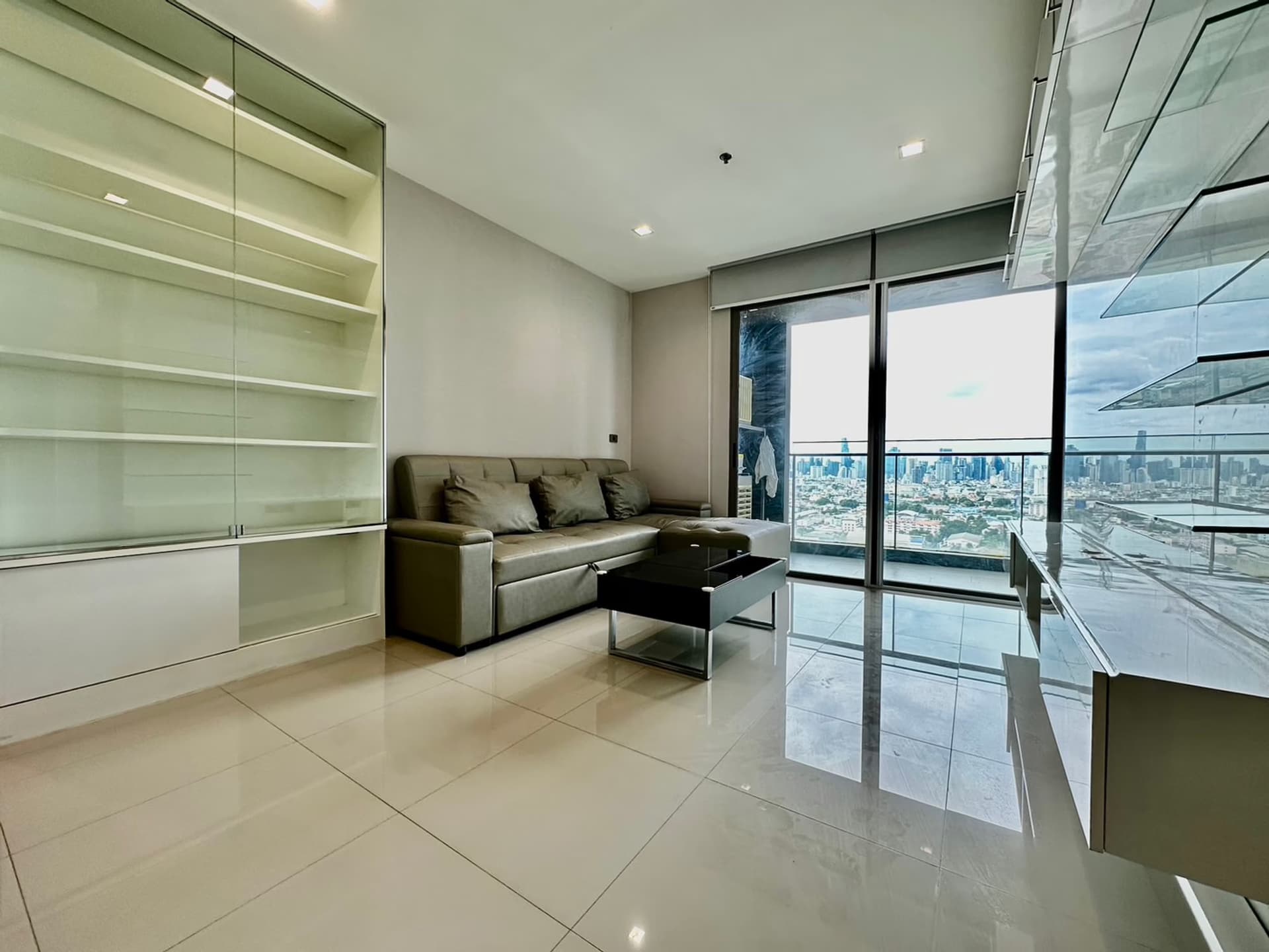 2 ห้องนอน Condo สำหรับ ขาย ใน บางคอแหลม - Image 1