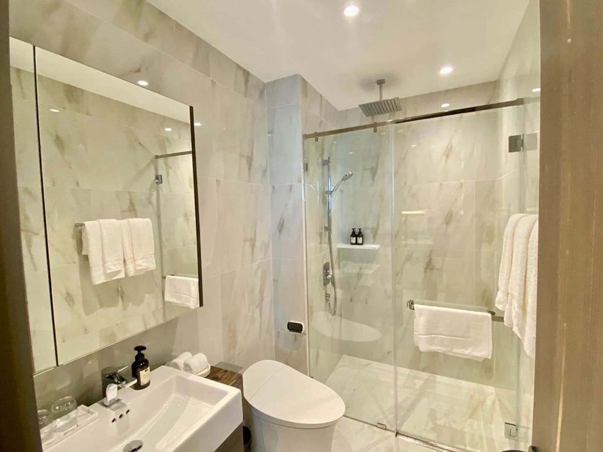 2 Bed Condo for Rent in Sathon - Image 20
