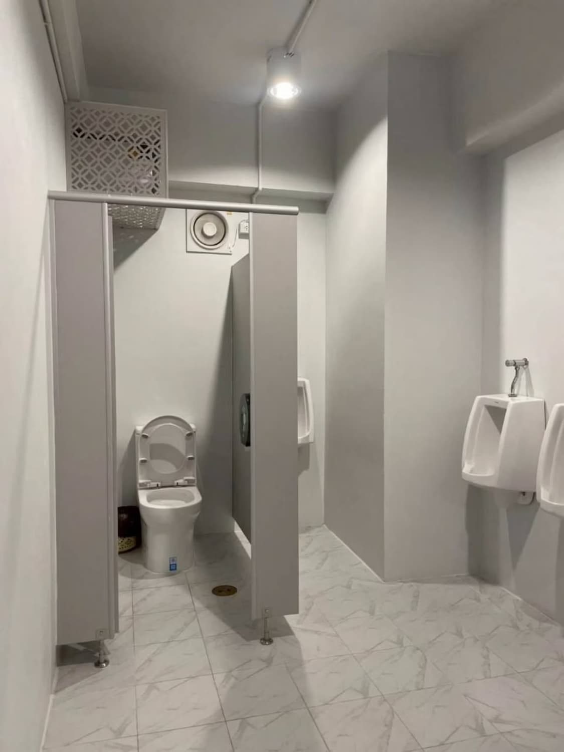 3 卧室 商业 用于 出租 在 Khlong Toei - Image 5