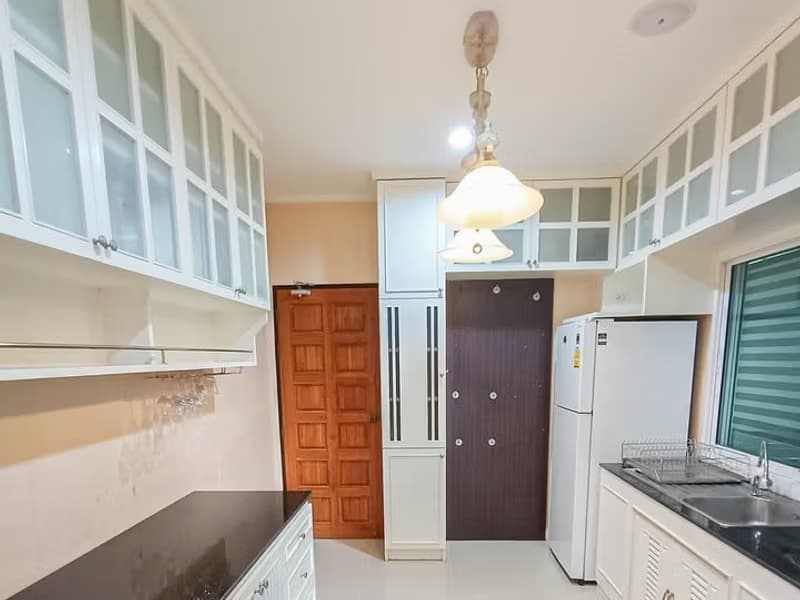 3 Bed House for Rent in Saraphi