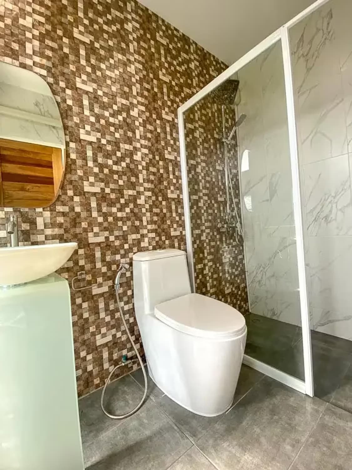 4 Bedroom House - Image 25