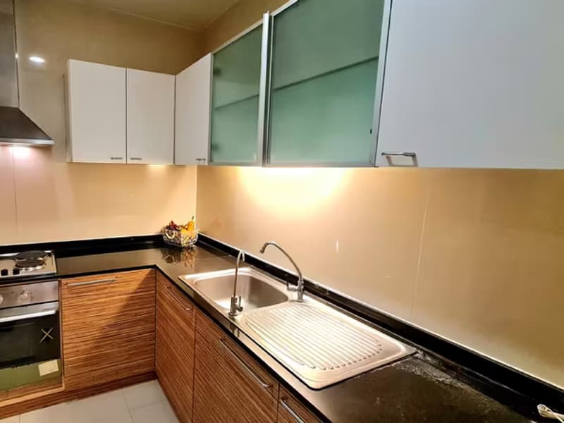 Piyathip Place Serviced Apartment