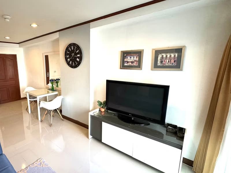 Condo for Rent at Saranjai Mansion