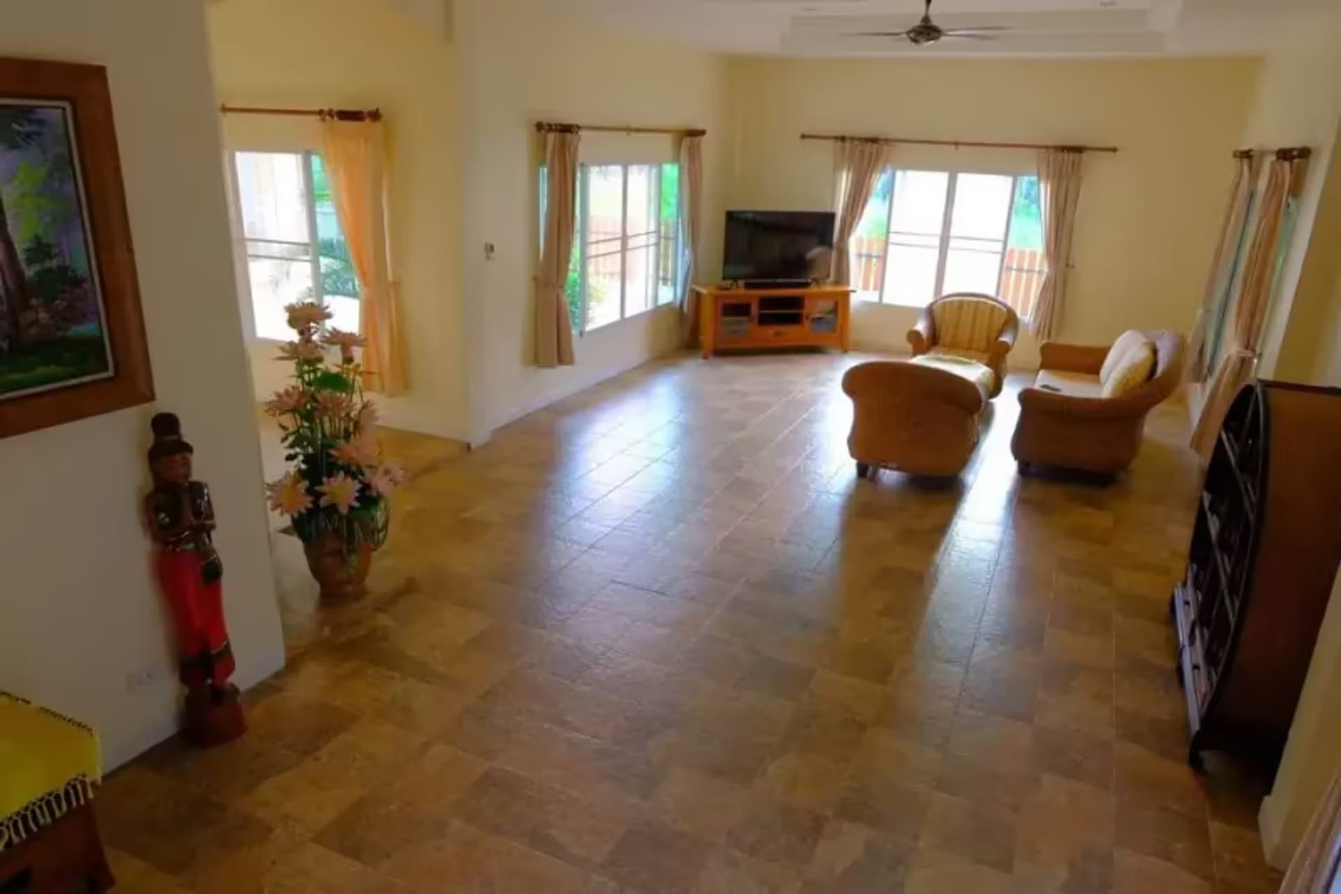 4 Bedroom House - Image 10