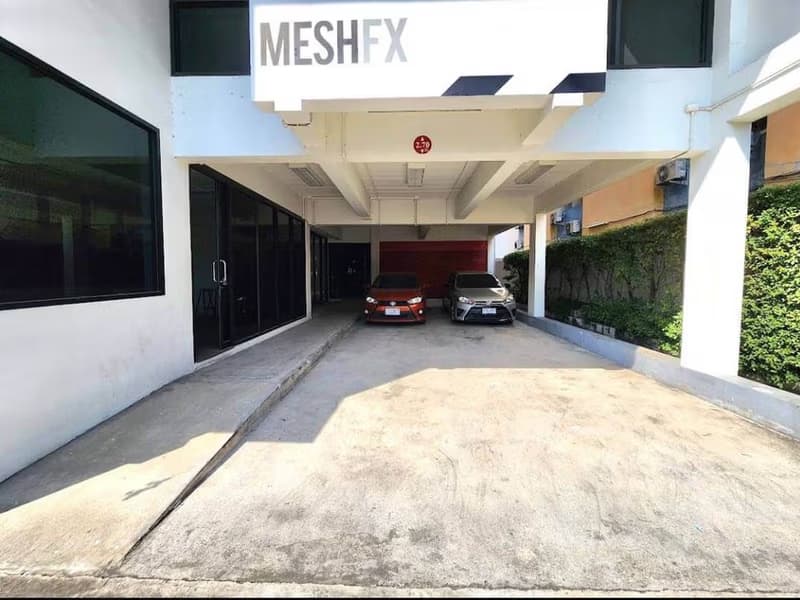 3 Bed Commercial for Rent and Sale in Din Daeng