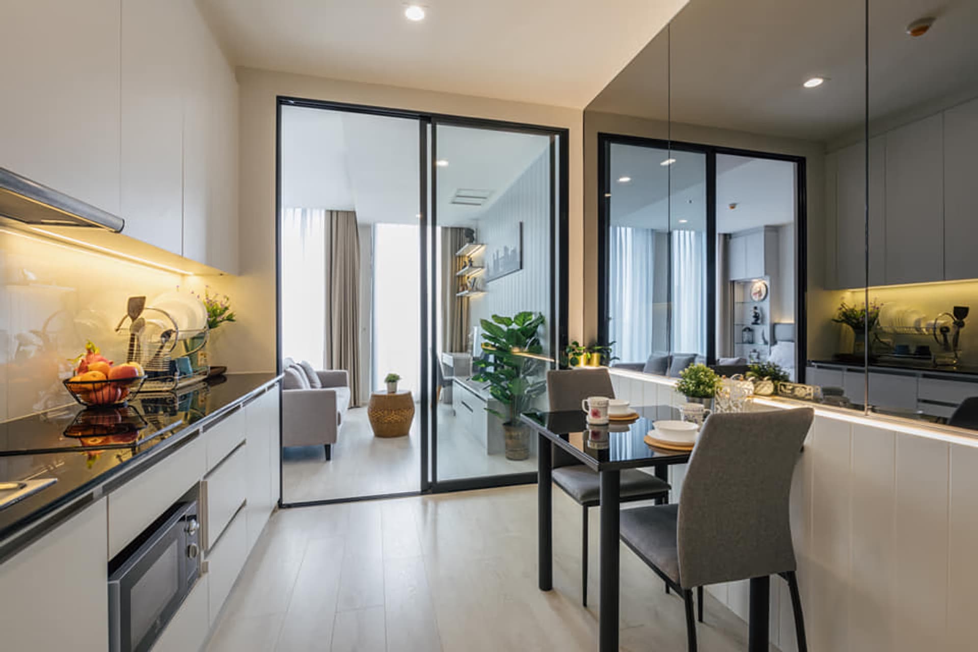 1 ห้องนอน Condo สำหรับ จำหน่าย ใน วัฒนา - Image 2