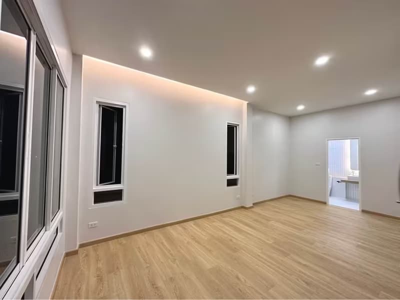 House for Sale in Chai Sathan, Saraphi.