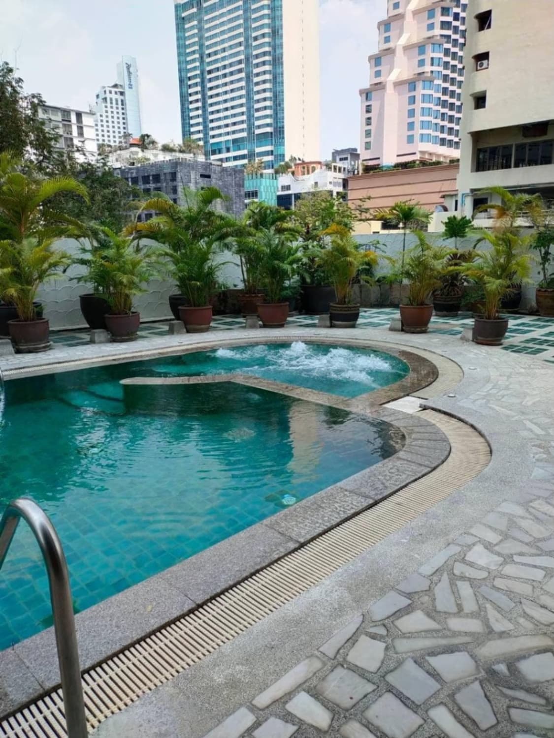 2 Bed Condo for Sale in Khlong Toei - Image 7