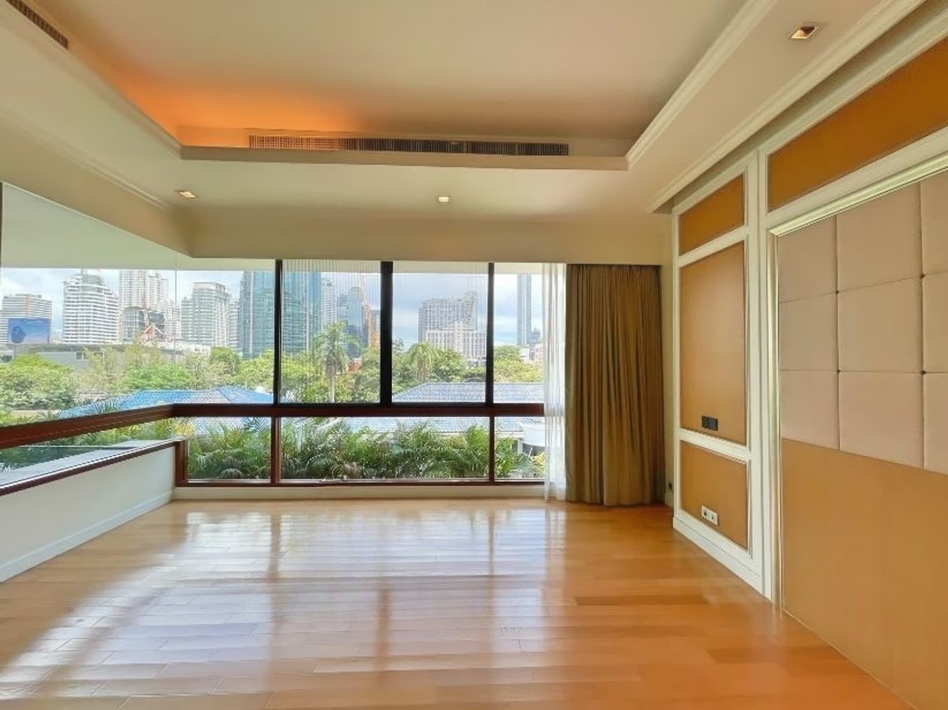 4 ห้องนอน คอนโด สำหรับ ขาย ใน วัฒนา - Image 2
