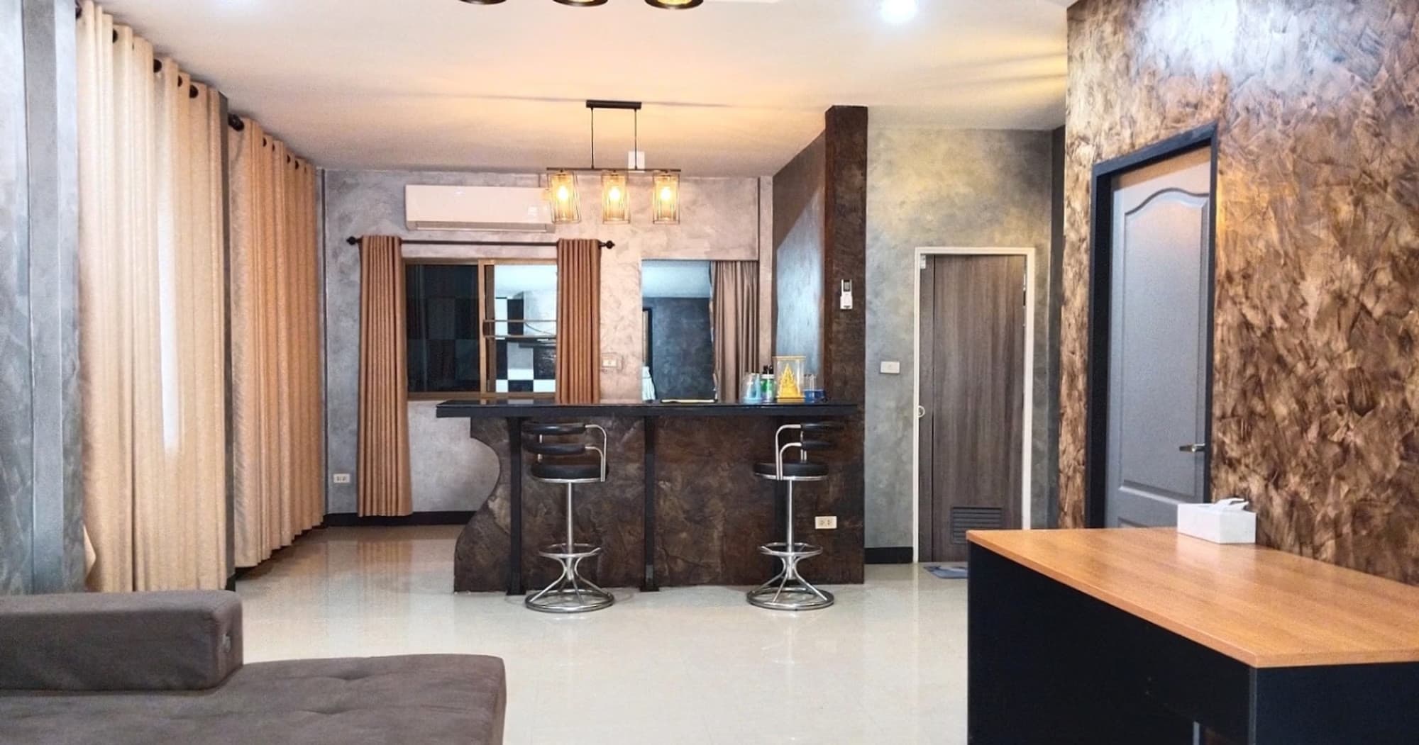 2 Bed House for Rent in Doi Saket District - Image 3