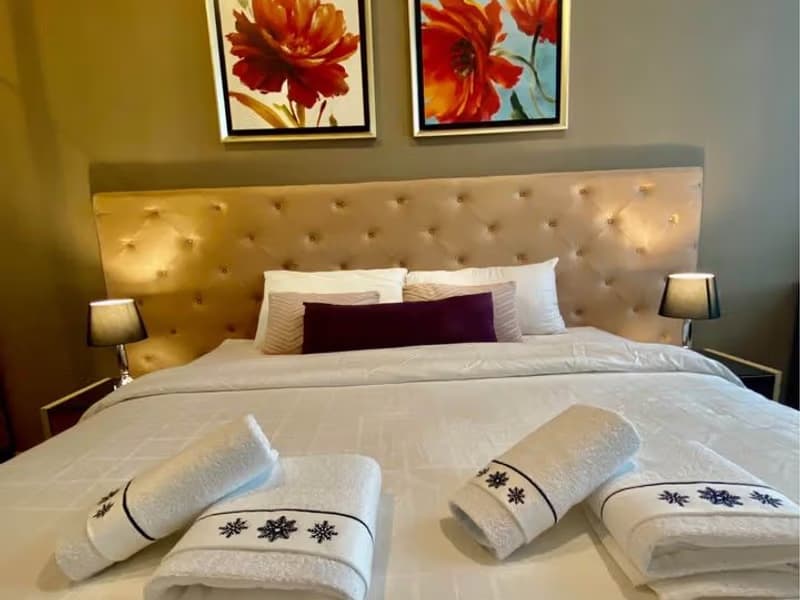 2 Bed Condo for Sale in Huai Khwang