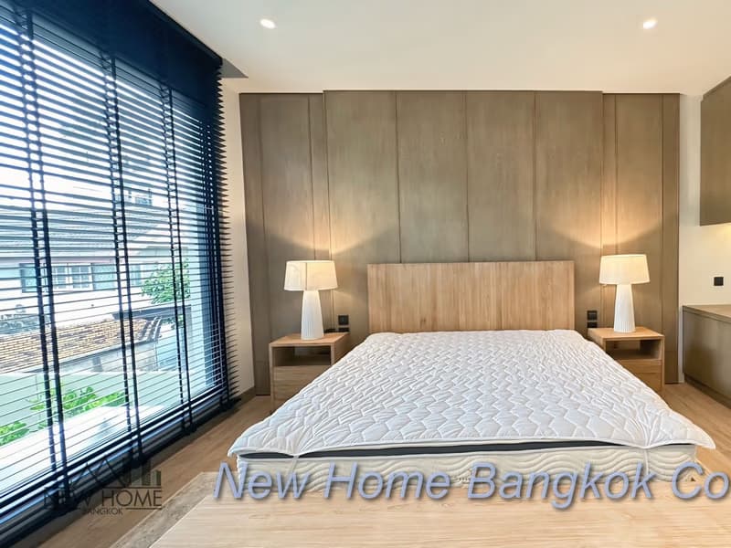 5 Bed House for Rent in Watthana