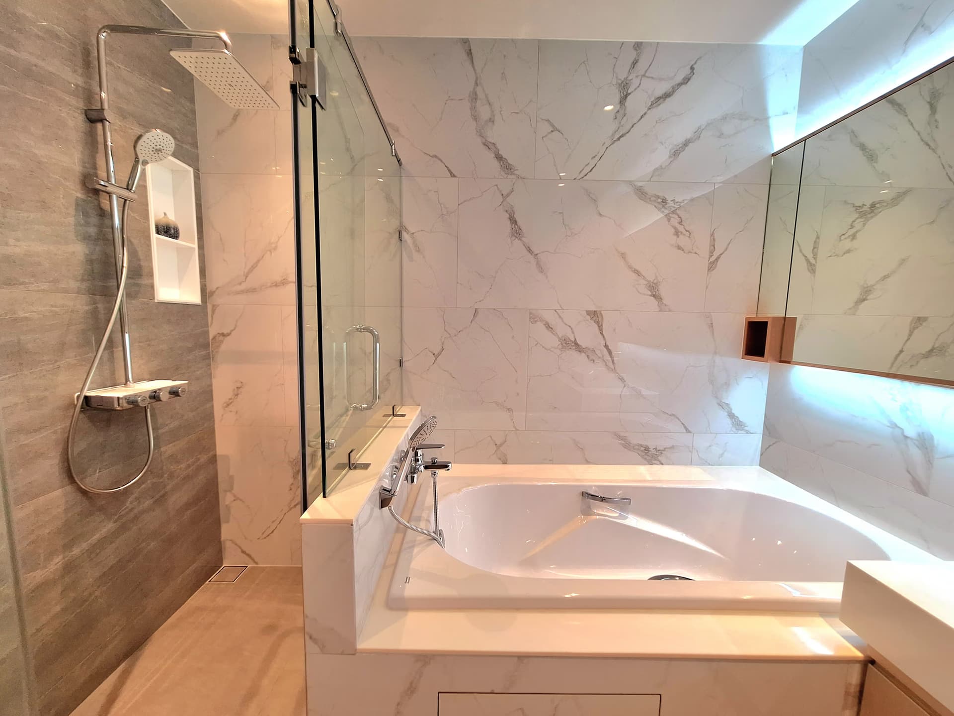 Condo for Rent at Bearing Residence - Image 14