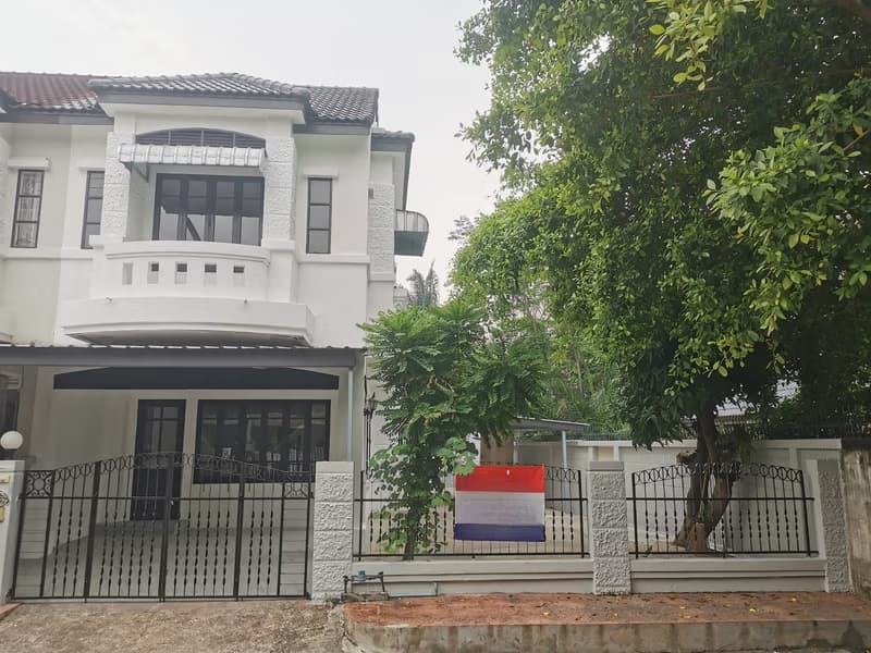 2 Bed Townhouse for Sale in San Sai