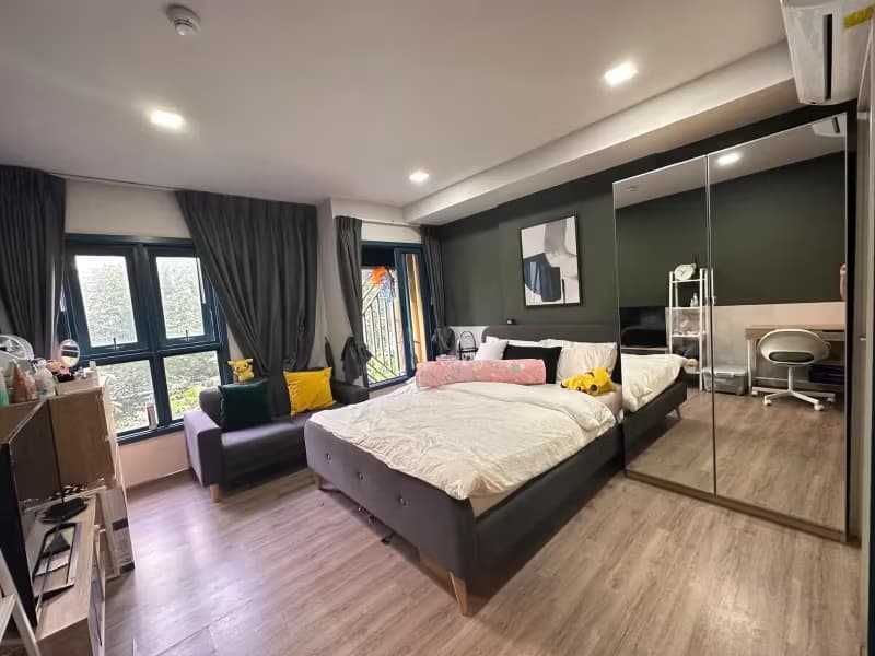 1 Bedroom Condo