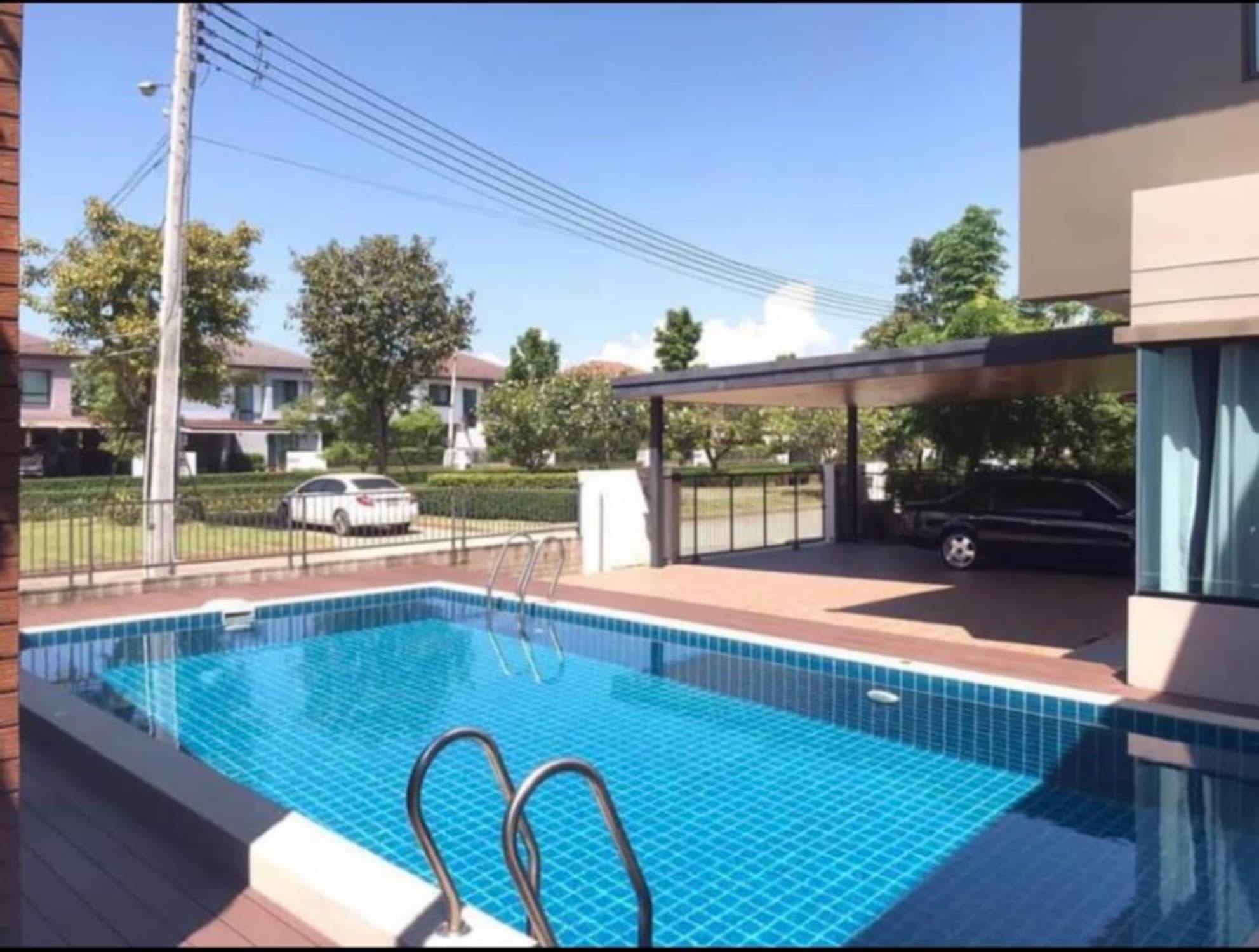 5 Bedroom House - Image 2